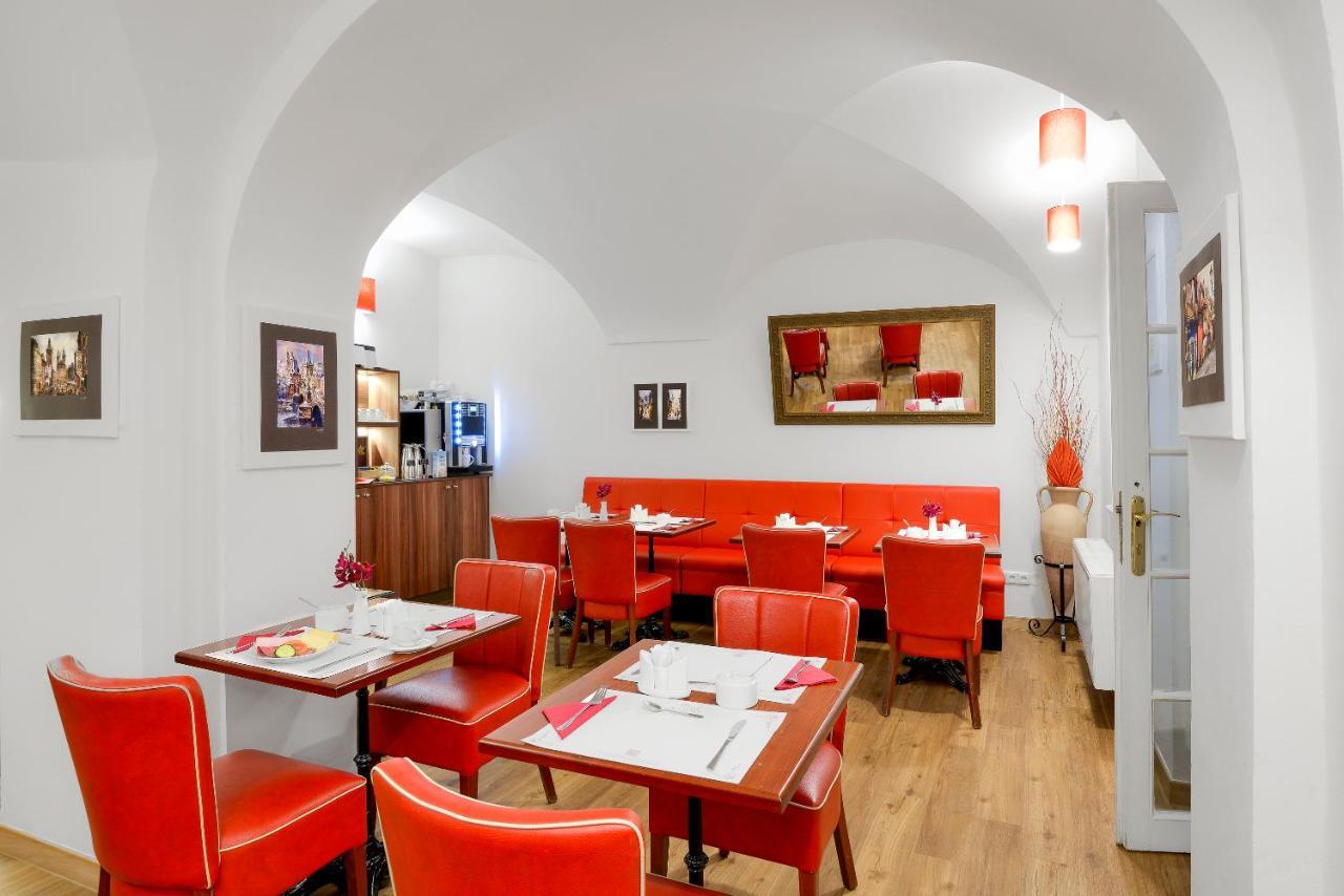 Lobster Aparthotel Prague